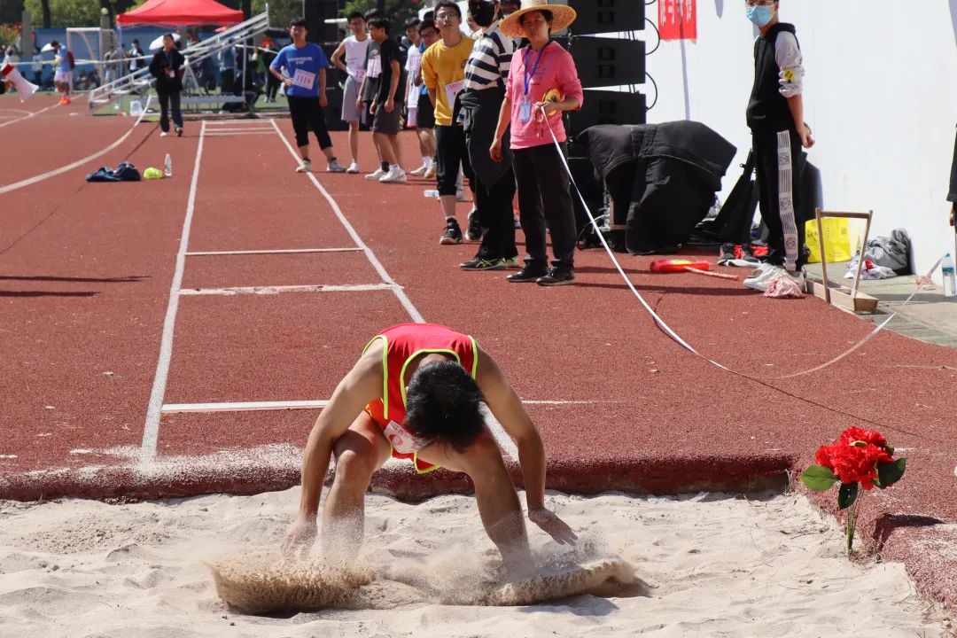 巴斯托尼与 巴斯托尼与
